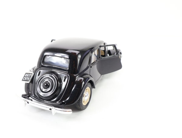 BURAGO BBURAGO N° 1501 1/24 Citroën Traction 15CV TA jamais sortie en
