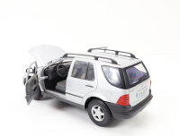 Maisto Modellauto PKW Mercedes-Benz ML 320 silber-metallic / Metall 1:24