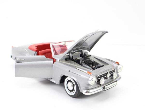 Revell Modellauto PKW Borgward Isabella Cabrio silber-metallic / Metall 1:18