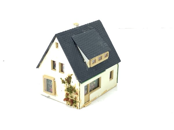 Spur H0 Gebäude Wohnhaus Einfamilienhaus