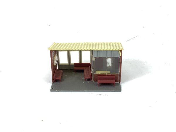 Spur H0 Gebäude Bushaltestelle mit Warteraum