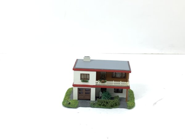 Spur N Gebäude Wohnhaus mit Garage