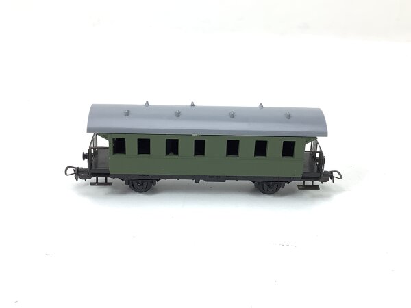 Piko H0 Personenwagen Nebenbahnwagen ohne Beschriftung grün