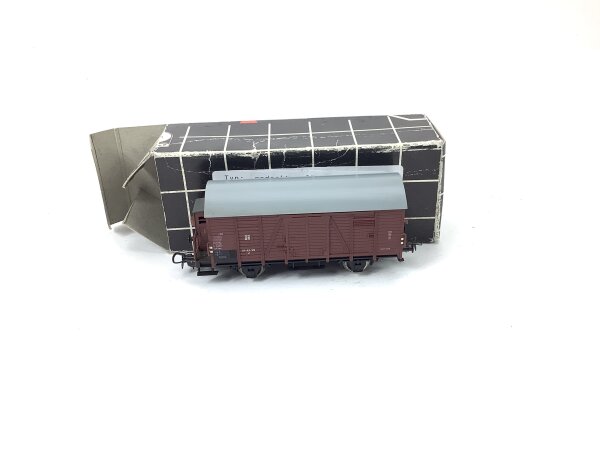 Piko H0 gedeckter Güterwagen mit Bremserhaus 04-84-99 braun DR
