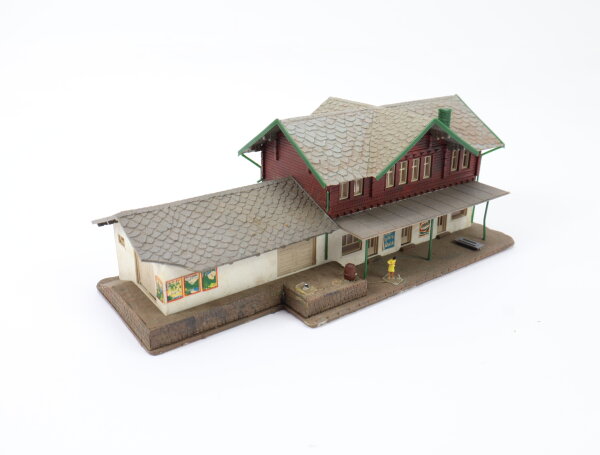 Pola N Gebäude Bahnhof mit Güterabfertigung "St. Niklaus"