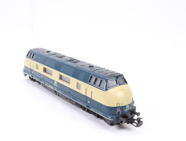 Märklin H0 3081 Diesellok ozeanblau-beige BR 220 012-9 DB / Guss