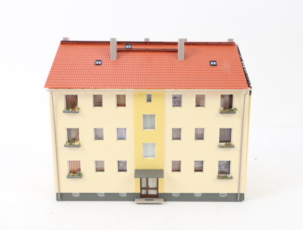 Auhagen H0 11402 Gebäude Mehrfamilienhaus gebaut