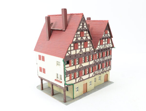 Kibri H0 8404 Gebäude Rathaus mit Apotheke Doppelhaus Fachwerkhaus