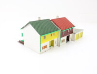 Spur H0 Gebäude Wohnhaus Reihenhaus mit Garagen