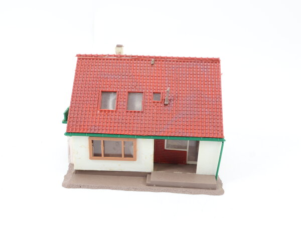 Kibri H0 8720  Einfamilienhaus mit Laden / gebaut