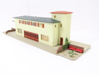 Faller H0 B-103 Gebäude Bahnhof Schönblick gebaut mit Figuren / gebaut