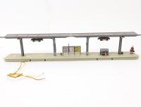 Faller H0 Gebäude Bahnsteig mit Bänken...
