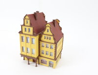 Vollmer N 7755 Gebäude Altstadthaus mit Lokal 1:160 gebaut