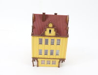 Vollmer N 7755 Gebäude Altstadthaus mit Lokal 1:160 gebaut