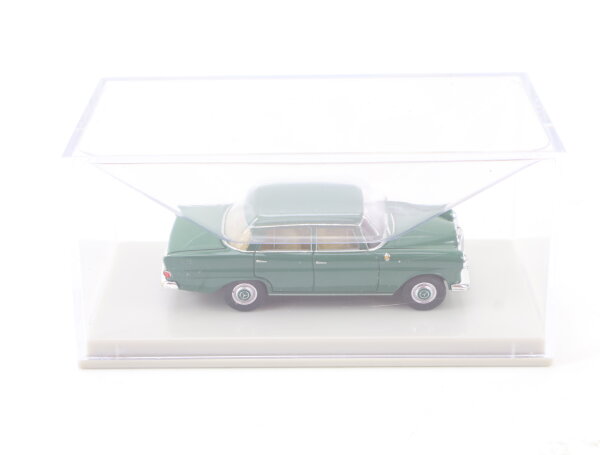 Brekina H0 13351 Modellauto PKW MB 190c (W 110) dunkelgrün im Display 1:87