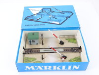 Märklin H0 7390 mechanischer Bahnübergang...