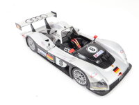 Maisto Modellauto Rennwagen Audi R8R Le Mans-Sieger (1999) silber-schwarz/ 1:18