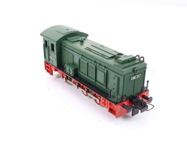 Trix Express H0 2261 Diesellok grün BR V36 257 DB / 3-L-DC Guss