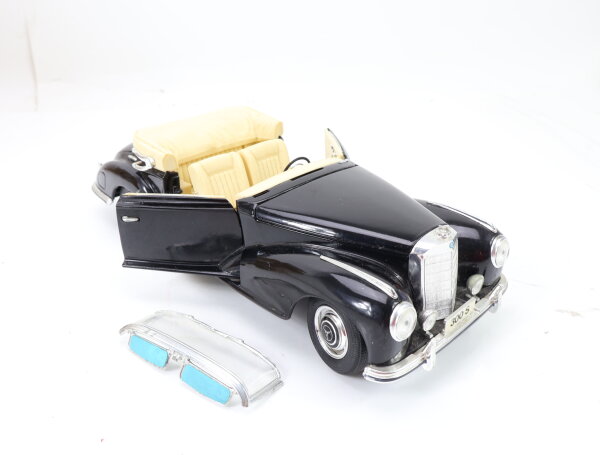 Maisto Modellauto PKW Mercedes Benz 300S (1955) schwarz 1:18
