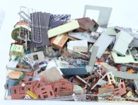 Spur H0 Gebäudeteile Modellbaureste Kleinteile Spritzlinge etc. Konvolut