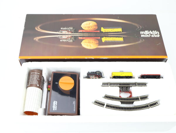 Märklin mini-club Spur Z 8909 S Startset 16-tlg. Güterzug mit Gleisoval u. Trafo