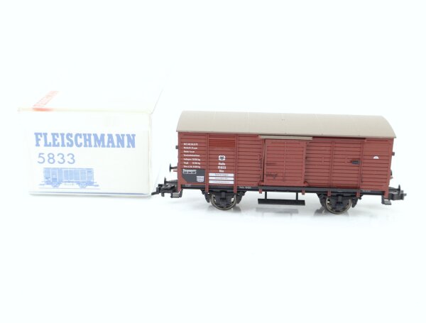 Fleischmann H0 5833 gedeckter Güterwagen Halle 15833 K.P.E.V. / OVP