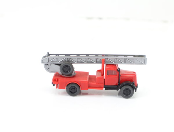 Wiking H0 862 00 18 Modellauto Feuerwehr Opel Blitz DL Leiterwagen rot 1:87