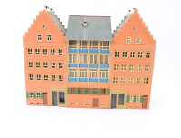 Spur H0 Gebäude Altstadtblock Gebäudezeile mit Gewerbe im Erdgeschoss