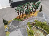 Spur H0 Diorama Landschaft Brücke am Waldrand mit Bachlauf und Kopfsteinpflaster