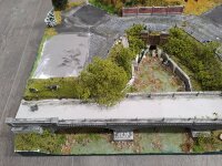 Spur H0 Diorama Landschaft Brücke am Waldrand mit Bachlauf und Kopfsteinpflaster