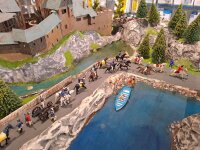 Kibri H0 Diorama Landschaft Burg "Falkenstein" mit Brücke, kleinem See u. Parade