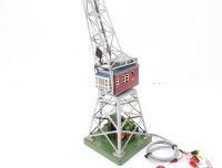 Märklin H0 7051 elektrischer Drehkran mit Hebemagnet und Stellpult