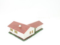 Spur H0 Gebäude Wohnhaus Bungalow mit Satteldach und...