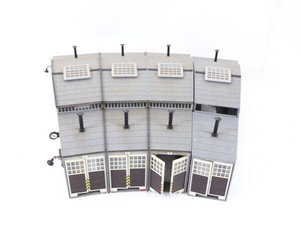 Fleischmann H0 6476 Gebäude Ringlokschuppen 4-ständig / Licht gebaut