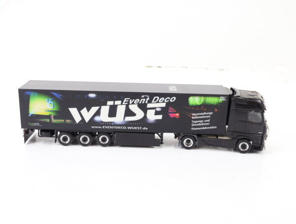 Herpa H0 902670 Modellauto LKW MB Actros Kühlkoffer-Sattelzug  "Wüst Event Deco"