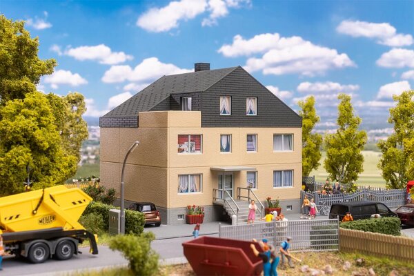 Faller H0 130755  Mehrfamilienhaus