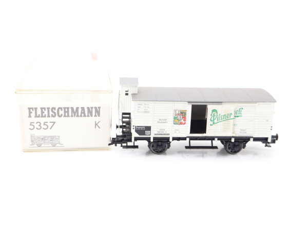 Fleischmann H0 5357 K Güterwagen Bierwagen "Pilsner Urquell" 598 993 DR / NEM AC