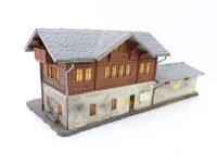 Pola H0 650 Gebäude Bahnhof mit Güterabfertigung "St. Niklaus"