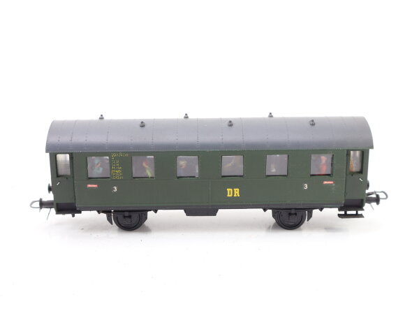 Piko/Prefo H0 Personenwagen Donnerbüchse 99724Dre DR mit Figuren