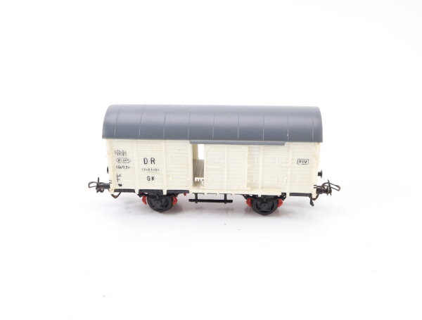 Dietzel Piko H0 gedeckter Güterwagen aus Bausatz Tonnendach  17-01-01 DR  weiss