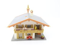 Kibri H0 8076 Gebäude Wohnhaus Berghaus Chalet Karwendel mit Figuren