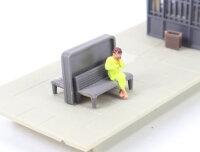 Faller H0 aus 120192 Gebäude Bahnsteig mit Überdachung und Figuren / Licht