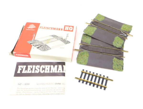 Fleischmann H0 6099 Bahnübergang Kehrschleifen-Garnitur 3-tlg. mit Gleis