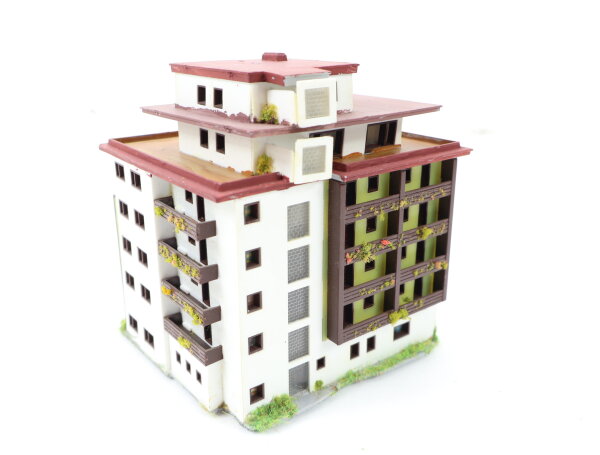 Märklin Z 8963 Gebäude Mehrfamilienhaus gebaut