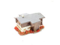 Kibri Z Gebäude Berghaus Alpenhaus Almhaus gebaut