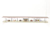 Faller H0 Gebäude Bahnsteig mit Überdachung Bänken Infotafeln und Figuren /Licht