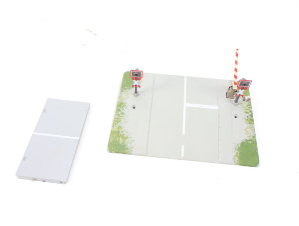 Märklin H0 7292 Ersatzteil 1/2 Bahnübergang Halbschranke elektrisch K + M-Gleis