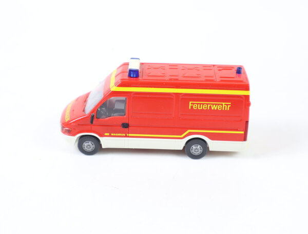 Wiking H0 608 04 29 Modellauto Feuerwehr Iveco Daily Rot 1:87