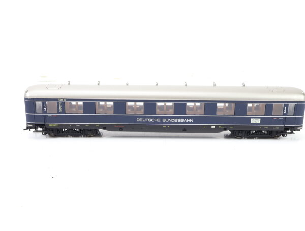Liliput H0 L383101 Personenwagen 1./2. Kl. Schürzenwagen 11 673 DB / NEM AC