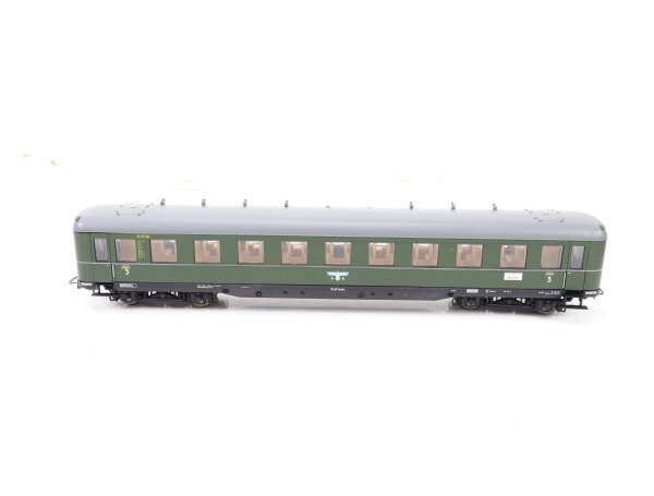 Liliput H0 833 01 Personenwagen Schürzenwagen 3. Klasse 19 497 DR / NEM AC